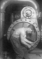 Lewis_Hine_Power_house_mechanic.jpg